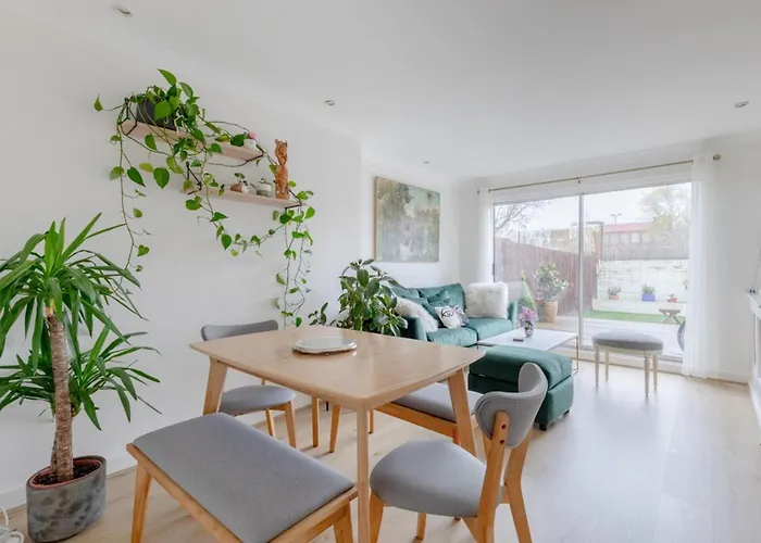 Scandi-Style 2Bd Maisonette Wgarden Brick Lane!