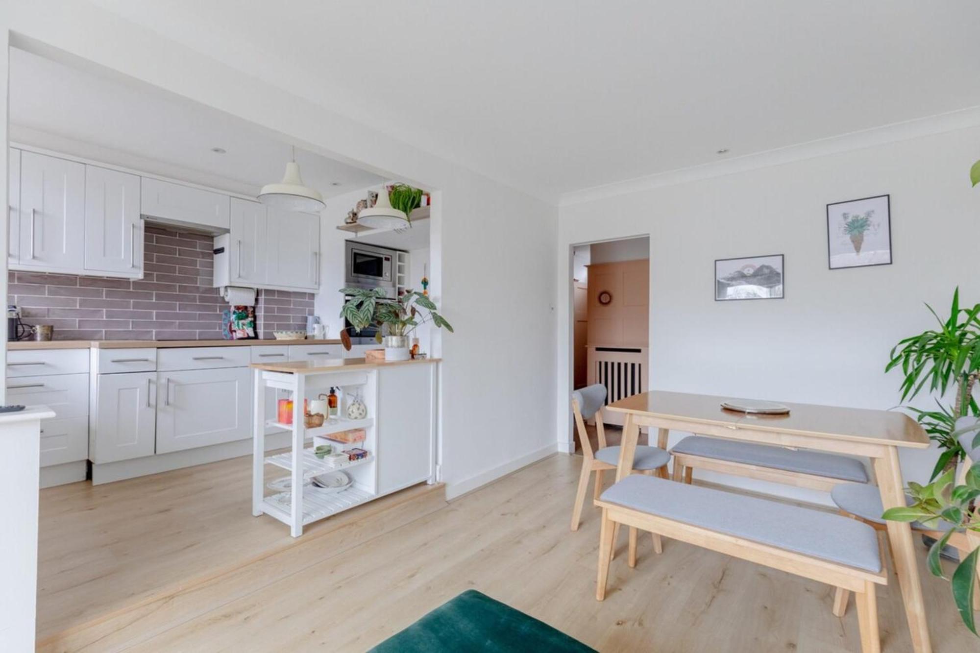 Scandi-style 2bd Maisonette Wgarden Brick Lane! London