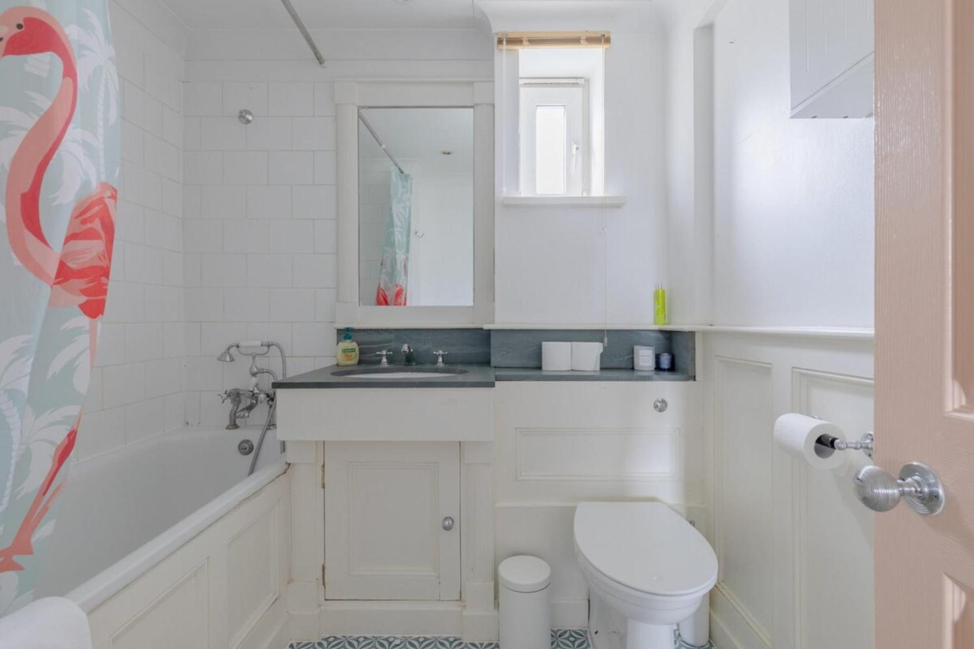Scandi-style 2bd Maisonette Wgarden Brick Lane! * London