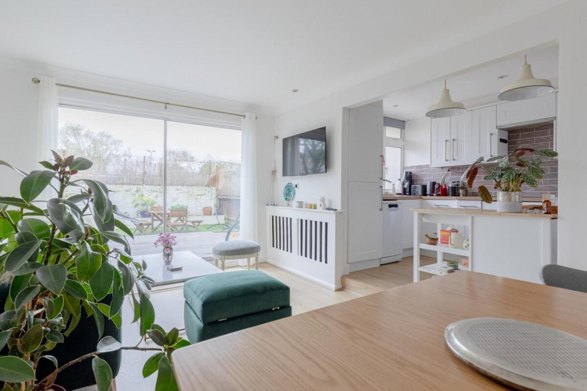 Scandi-style 2bd Maisonette Wgarden Brick Lane! * London