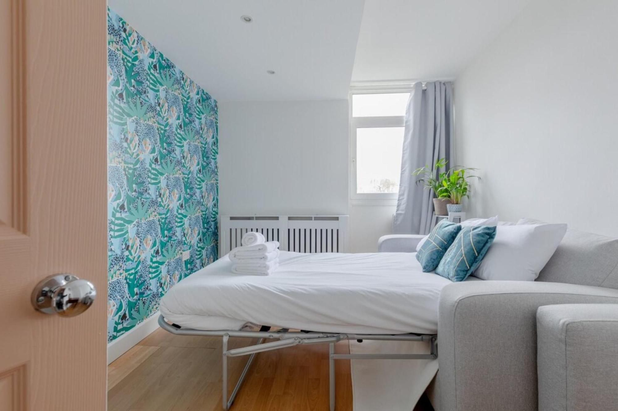 Scandi-style 2bd Maisonette Wgarden Brick Lane!