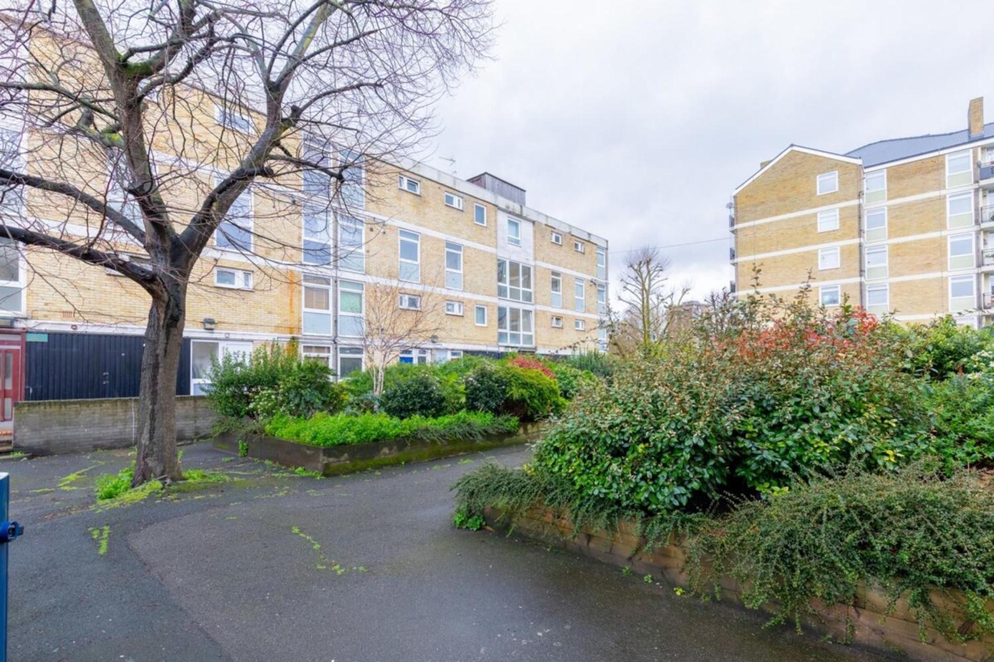 Scandi-style 2bd Maisonette Wgarden Brick Lane! * London